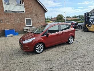Schadeauto Ford B-Max 1.0i   74kw  navi clim 2017/4