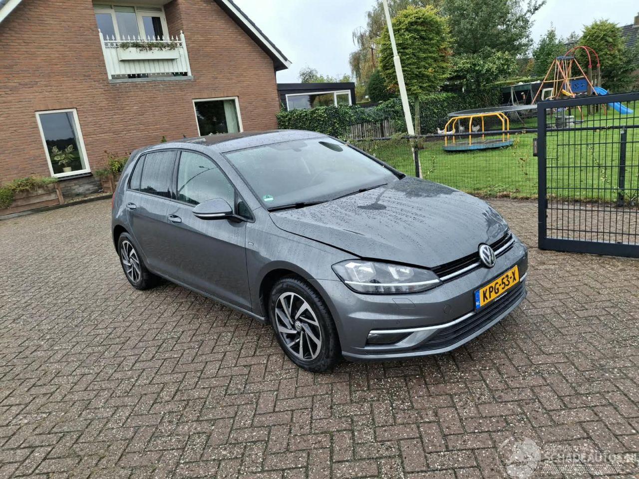 Volkswagen Golf 1.0 tsi  higline navi clima  85kw