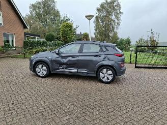 Hyundai Kona 64kw accu    204pk navi clima picture 4