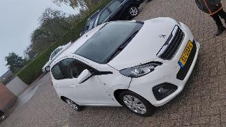 Peugeot 108 1.0 vtti  5drs airco picture 2