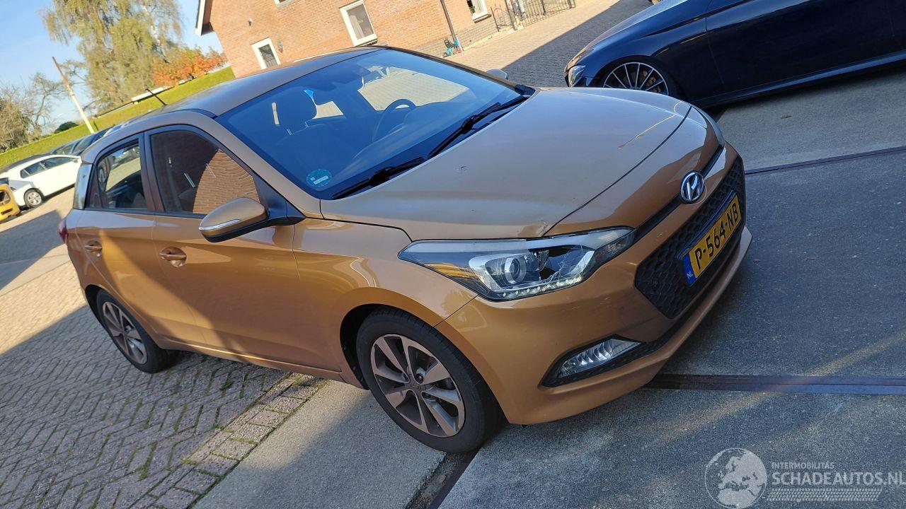 Hyundai I-20 1.2i  84pk navi clima  lmv
