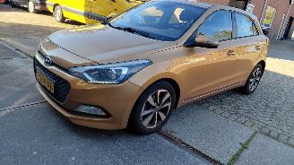 Hyundai I-20 1.2i  84pk navi clima  lmv picture 2