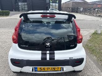 Peugeot 107 1.0-12V XR LICHTE SCHADE BOUWJAAR 2011 66000 KM  2250 EURO picture 3