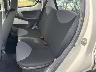 Peugeot 107 1.0-12V XR LICHTE SCHADE BOUWJAAR 2011 66000 KM  2250 EURO picture 8