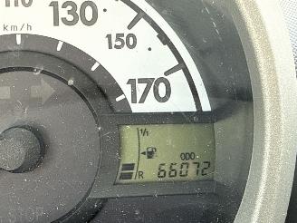 Peugeot 107 1.0-12V XR LICHTE SCHADE BOUWJAAR 2011 66000 KM  2250 EURO picture 11