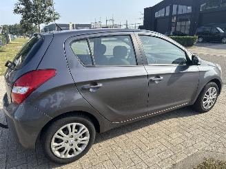 Hyundai I-20 1.4i-MOTION AUTOMAAT RIJDBARE SCHADE! BOUWJAAR 2011 4150 EURO picture 4