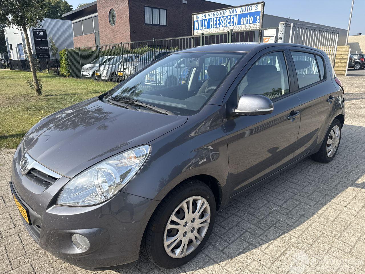 Hyundai I-20 1.4i-MOTION AUTOMAAT RIJDBARE SCHADE! BOUWJAAR 2011 4150 EURO