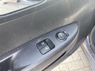 Hyundai I-20 1.4i-MOTION AUTOMAAT RIJDBARE SCHADE! BOUWJAAR 2011 4150 EURO picture 7
