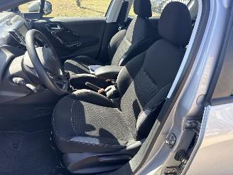 Peugeot 208 1.2PURETECH EERSTE EIGENAAR 118925 KM BOUWJAAR 2016 3850 EURO picture 9