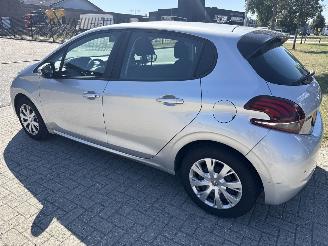 Peugeot 208 1.2PURETECH EERSTE EIGENAAR 118925 KM BOUWJAAR 2016 3850 EURO picture 2