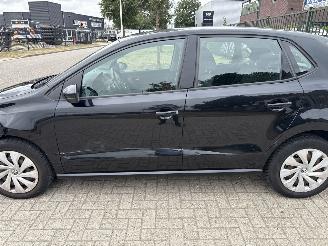 Volkswagen Polo 1.0 COMFORTLINE RIJDBARE ZIJSCHADE! BOUWJAAR 2014 3300 EURO picture 3
