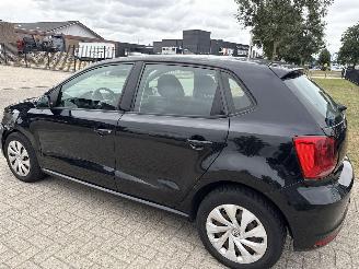 Volkswagen Polo 1.0 COMFORTLINE RIJDBARE ZIJSCHADE! BOUWJAAR 2014 3300 EURO picture 2