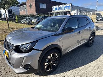 damaged passenger cars Peugeot 2008 1.2 ALLURE PACK AUTOMAAT! BOUWJAAR 2022 16445 KM  9750 EURO 2022/4