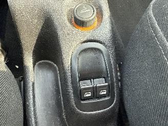 Peugeot 206 1.4 X-LINE AIRCO NIEUWE APK! BOUWJAAR 2004  899 EURO VAST picture 11