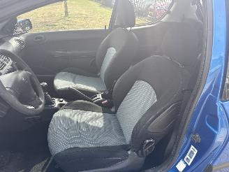 Peugeot 206 1.4 X-LINE AIRCO NIEUWE APK! BOUWJAAR 2004  899 EURO VAST picture 8