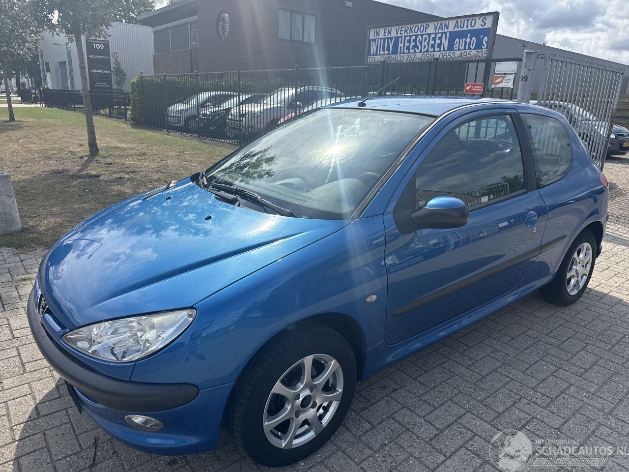 Peugeot 206 1.4 X-LINE AIRCO NIEUWE APK! BOUWJAAR 2004  899 EURO VAST