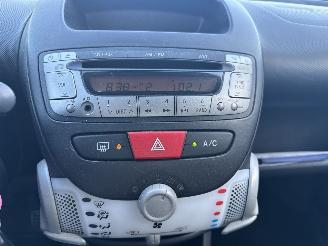 Peugeot 107 1.0 ACTIVE AIRCO RIJDBARE SCHADE! BOUWJAAR 2013  2450 EURO picture 12