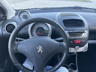 Peugeot 107 1.0 ACTIVE AIRCO RIJDBARE SCHADE! BOUWJAAR 2013  2450 EURO picture 11