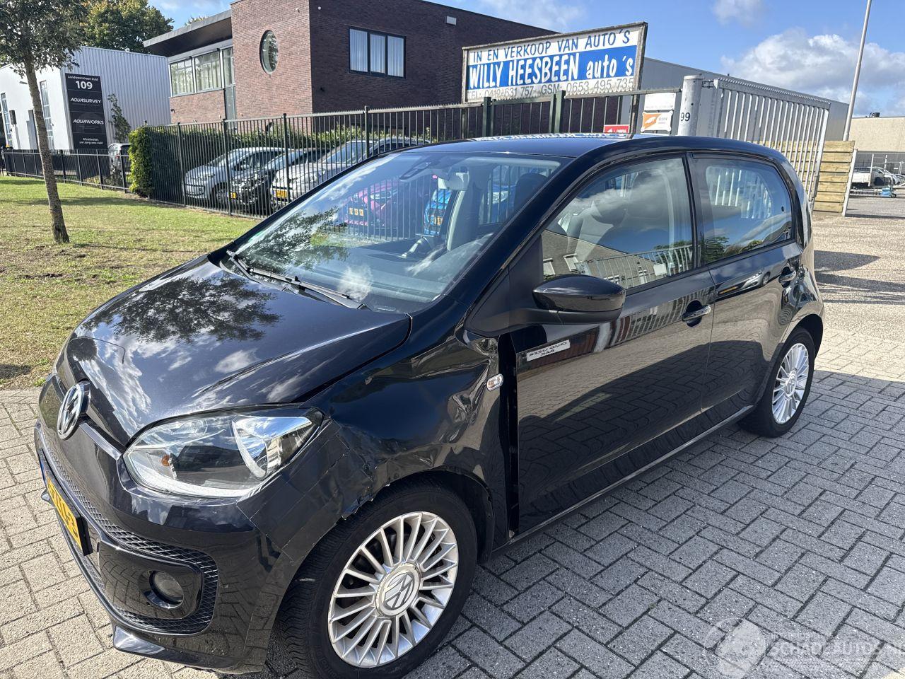 Volkswagen Up! 1.0 HIGH UP! LICHTE RIJDBARE SCHADE! BOUWJAAR 2013 2800 EURO