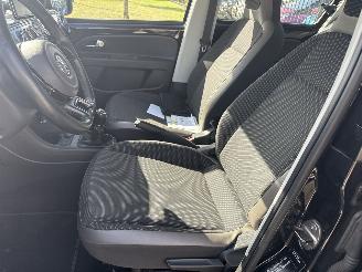 Volkswagen Up! 1.0 HIGH UP! LICHTE RIJDBARE SCHADE! BOUWJAAR 2013 2800 EURO picture 10