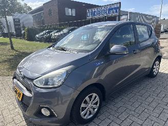 krockskadad bil auto Hyundai I-10 i 10 i-MOTION AIRCO CLIMAT BOUWJAAR 2013 97000 KM RIJDBAAR 2795 2013/10