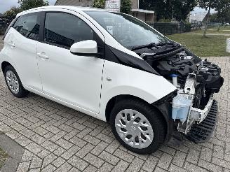 Toyota Aygo 1.0 VVT i X-PLAY DIEFSTALSCHADE! 17796 KM BOUWJAAR 2018  6750 EURO picture 5