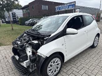 Voiture accidenté Toyota Aygo 1.0 VVT i X-PLAY DIEFSTALSCHADE! 17796 KM BOUWJAAR 2018  6750 EURO 2018/9