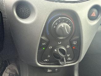 Toyota Aygo 1.0 VVT i X-PLAY DIEFSTALSCHADE! 17796 KM BOUWJAAR 2018  6750 EURO picture 11