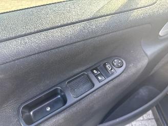 Peugeot 207 1.4 VTI AIRCO 5 DEURS 235000 KM NAP BOUWJAAR 2010  1395 EURO picture 7