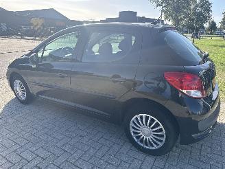 Peugeot 207 1.4 VTI AIRCO 5 DEURS 235000 KM NAP BOUWJAAR 2010  1395 EURO picture 2