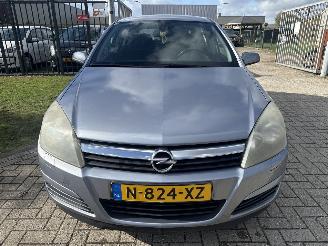 Opel Astra 1.6 ESSENTIA AIRCO MOOIE AUTO BOUWJAAR 2004  1500 EURO picture 6