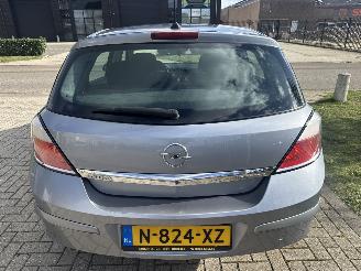 Opel Astra 1.6 ESSENTIA AIRCO MOOIE AUTO BOUWJAAR 2004  1500 EURO picture 3