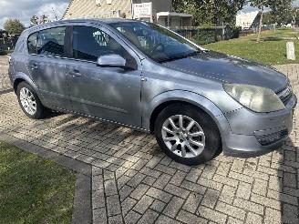 Opel Astra 1.6 ESSENTIA AIRCO MOOIE AUTO BOUWJAAR 2004  1500 EURO picture 5