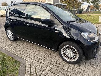 Volkswagen Up! 1.0 HIGH UP! BOUWJAAR 2013 LICHTE SCHADE 3850 EURO picture 5