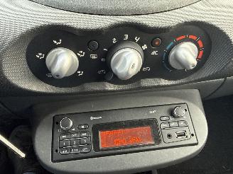 Renault Twingo 1.2-16V COLLECTION AIRCO LICHTE SCHADE! 68540 KM 2013 3100 EURO picture 11