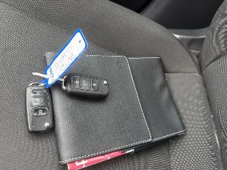 Volkswagen Up! 1.0 BLEUMOTION LICHTE SCHADE! 151000 KM BOUWJAAR 2019 5250 EURO picture 13