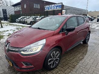 Avarii autoturisme Renault Clio 0.9 TCE ICONIC LICHTE RIJDBARE SCHADE! BOUWJAAR 2017 6750 EURO 2017/3