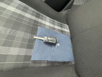 Peugeot 108 1.0e-VTI BOUWJAAR 2020 RIJDBAAR 71941 KM PRIJS 4850 EURO picture 13