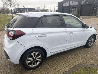 Hyundai I-20 ACTIVE NIEUW MODEL RIJDBARE SCHADE! BOUWJAAR 2020 5999 VAST picture 4