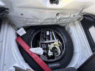 Volkswagen Up! 1.0 UP! COMPLETE UITVOERING RIJDBAAR BOUWJAAR 2020 4999 VAST picture 12