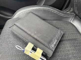 Renault Kadjar 1.2 TCE INTENS SUPERLICHTE SCHADE! BOUWJAAR 2015  6900 EURO picture 17