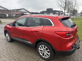 Renault Kadjar 1.2 TCE INTENS SUPERLICHTE SCHADE! BOUWJAAR 2015  6900 EURO picture 2