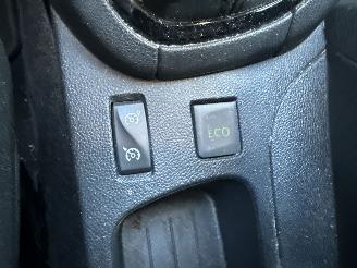 Renault Clio 0.9 TCe ZEN  85000 KM SPUITWERK! BOUWJAAR 2017  5999 EURO VAST! picture 13