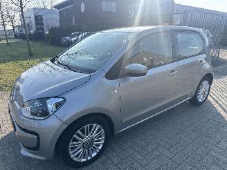 Coche accidentado Volkswagen Up! 1.0 BLEUMOTION 111000 KM NAP BOUWJAAR 2016 SCHERP! 4850 EURO 2016/7