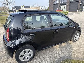 Volkswagen Up! 1.0 TAKE UP! SCHERMSCHADE! 253000 KM VASTE PRIJS 2999 EURO picture 5