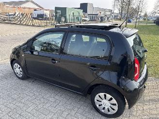 Volkswagen Up! 1.0 TAKE UP! SCHERMSCHADE! 253000 KM VASTE PRIJS 2999 EURO picture 3