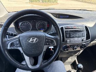 Hyundai I-20 1.2i i-VISION 122.240 KM LICHTE SCHADE! BOUWJAAR 2012 2895 EURO picture 13