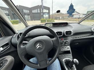 Citroën C3 picasso 1.4 VTi AURA LICHTE SCHADE! 95056 KM NAP BOUWJAAR 2010 2200 EURO picture 11