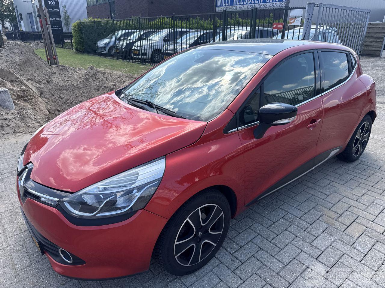 Renault Clio 0.9 TCE DYNAMIQUE LICHTE SCHADE!  BOUWJAAR 2015  4850 EURO