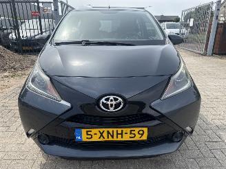 Toyota Aygo 1.0 VVT-i X-PLAY LICHTE SCHADE! BOUWJAAR 2014 3900 EURO VAST! picture 7